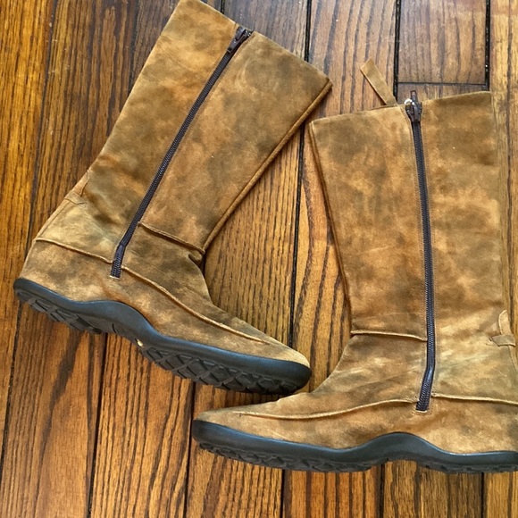 Aquatalia Brown Suede Boots Size 8.5 - Picture 5 of 7
